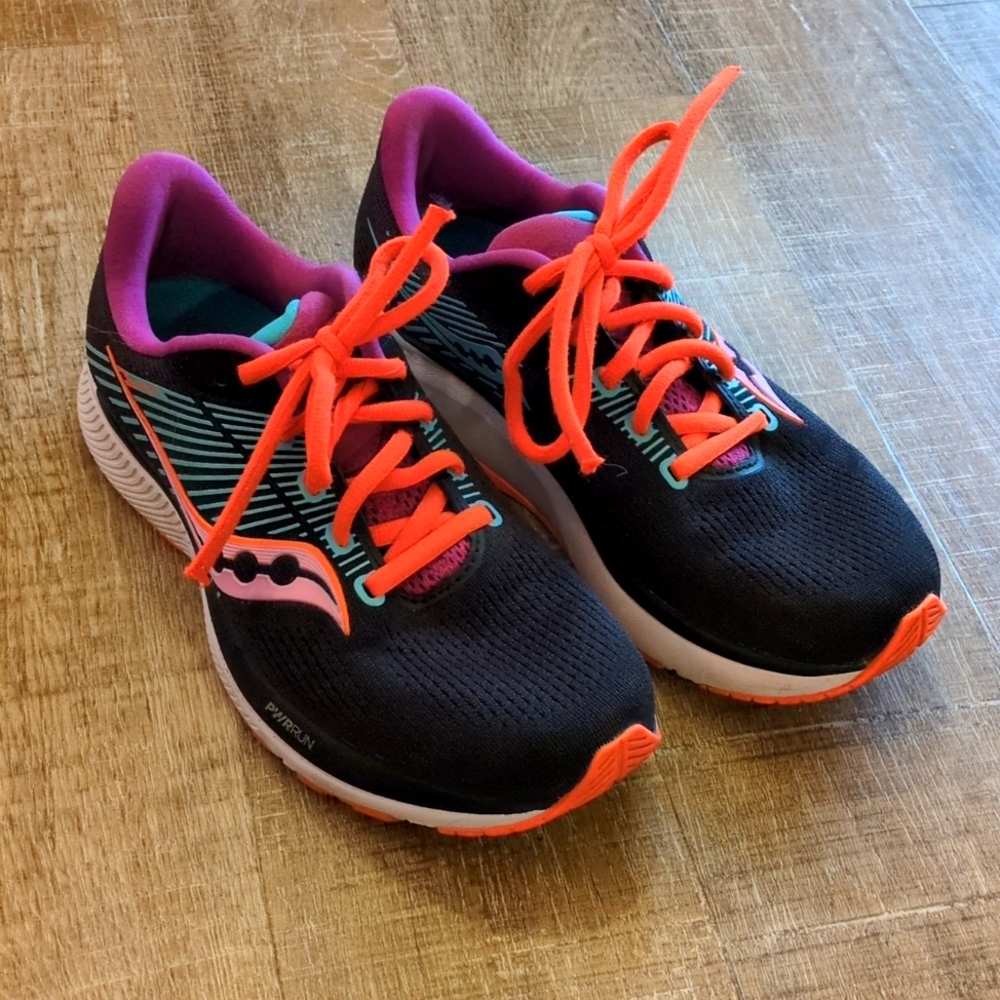 Women's Saucony Running Shoes Sz 7